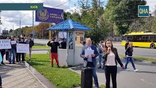 У Києві під Посольством РФ вимагали звільнення кримських татар