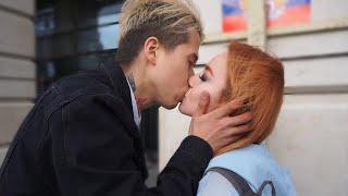 Kissing Prank: СЫГРАЛ ПОЦЕЛОВАЛ! Развод на Поцелуй. Kissing Prank in Russia