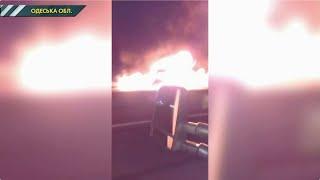 Смертельна ДТП на трасі Київ-Одеса, спалахнули вантажівки