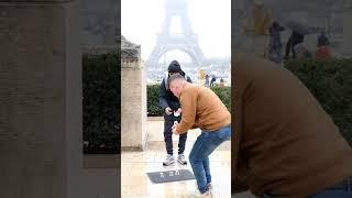 Осторожно! Лохотрон под Эйфелевой башней. 2 часть. #париж #лохотронвпариже #эйфелевабашня #paris