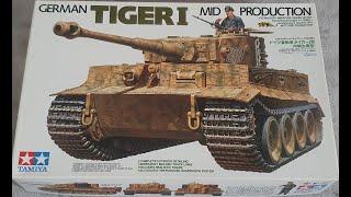 Tamiya 1/35 German TIGER I Mid Production. Assembly of rollers and tracks/Сборка катков и траков.